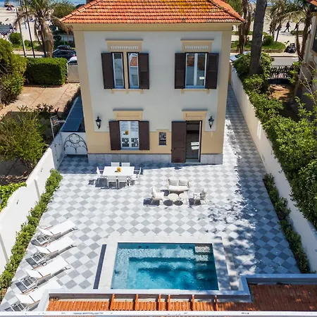 Hercules Pool &