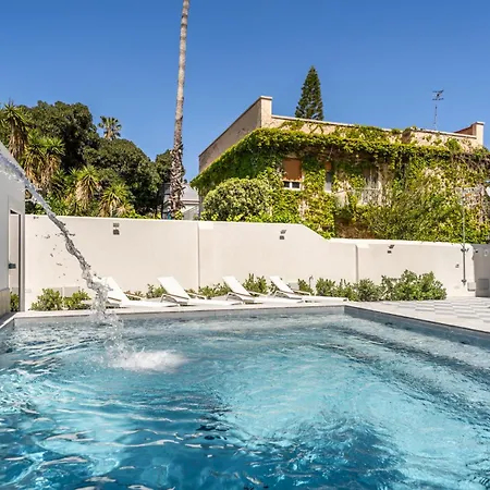 Hercules Pool & باليرمو