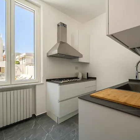 Hercules Pool & فيلة *