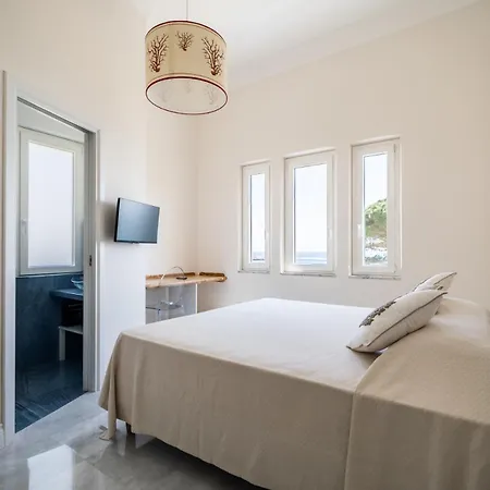 فيلة Hercules Pool & باليرمو