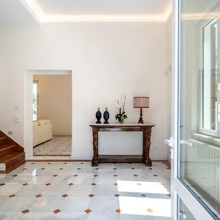 Hercules Pool & * باليرمو