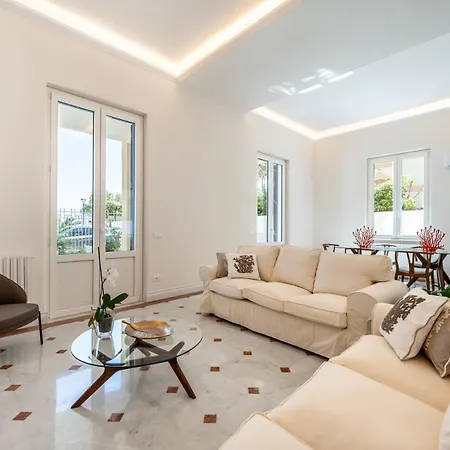 Hercules Pool & * باليرمو